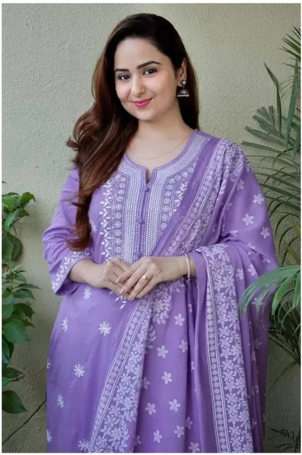 Women's_Elegant_Lavender_Embroidered_Kurta_Pant_Dupatta_Set