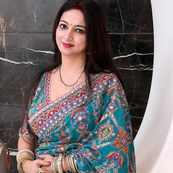Women’s_Elegant_Teal_Blue_Printed_Designer_Saree_with_Embellished_Border