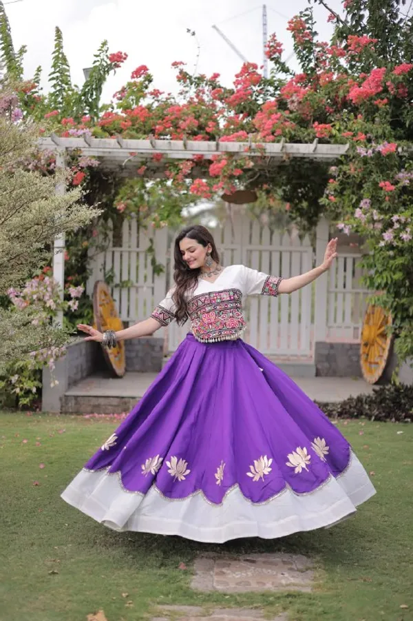 Women's_Embroidered_Crop_Top_&_Flared_Lehenga_Set_&_NAVRATRI_LEHENGA_CHOLI