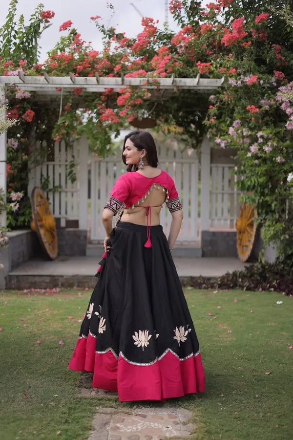 Women's_Embroidered_Crop_Top_&_Flared_Lehenga_Set_&_NAVRATRI_LEHENGA_CHOLI