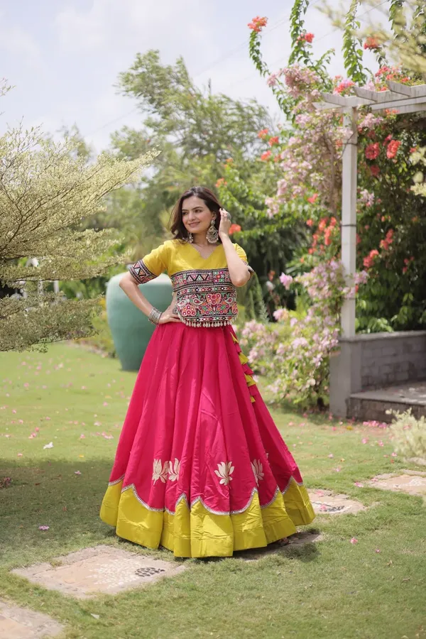 Women's_Embroidered_Crop_Top_&_Flared_Lehenga_Set_&_NAVRATRI_LEHENGA_CHOLI
