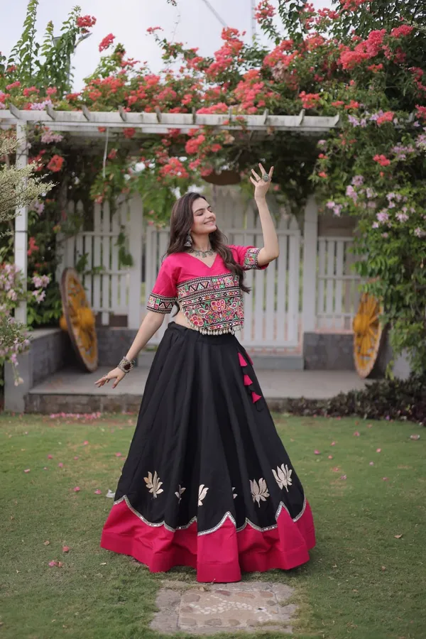 Women's_Embroidered_Crop_Top_&_Flared_Lehenga_Set_&_NAVRATRI_LEHENGA_CHOLI