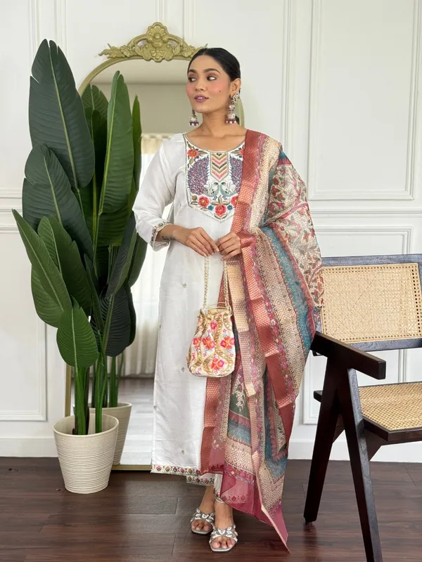Women’s_Embroidered_Straight_Kurta_with_Printed_Dupatta_Set