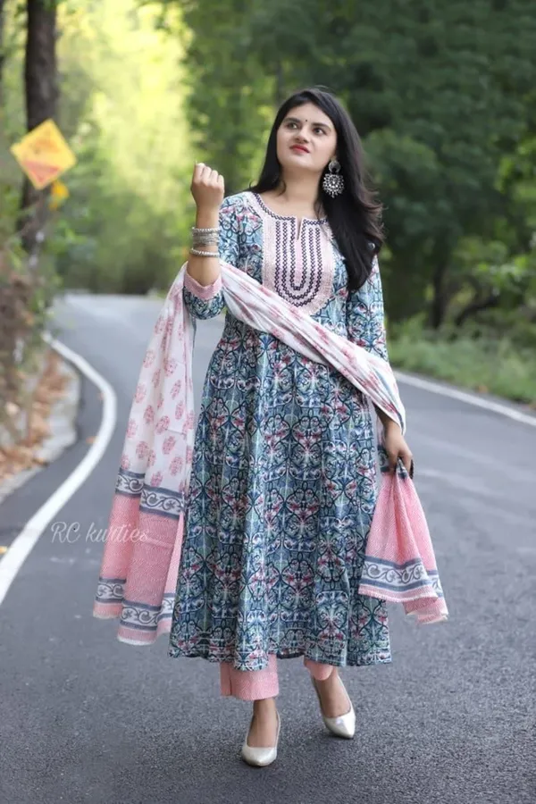 Women’s_Floral_Printed_Anarkali_Kurti_with_Pant_&_Dupatta_Set
