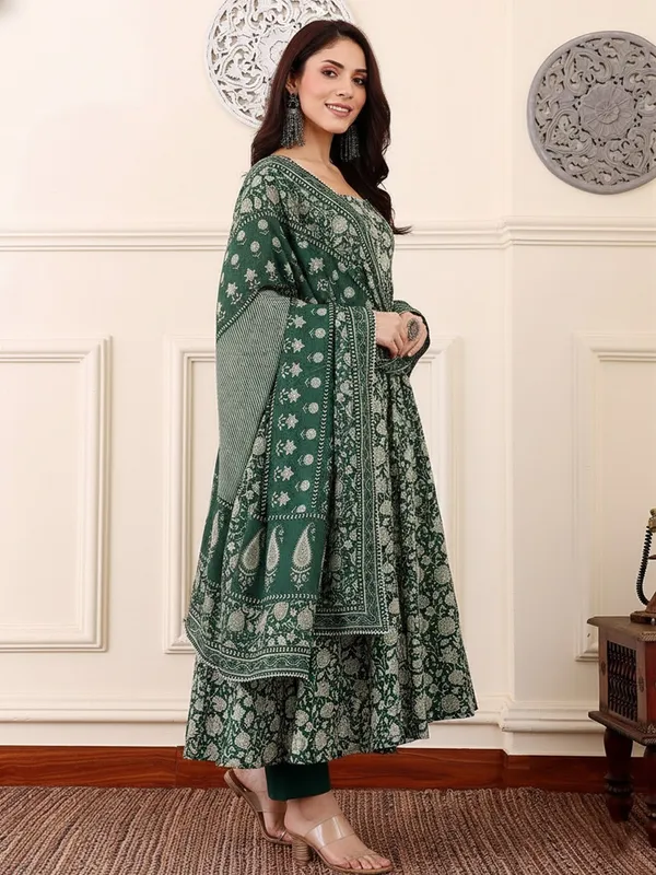 Women's_Green_Floral_Printed_Anarkali_Kurta_Pant_Dupatta_Set