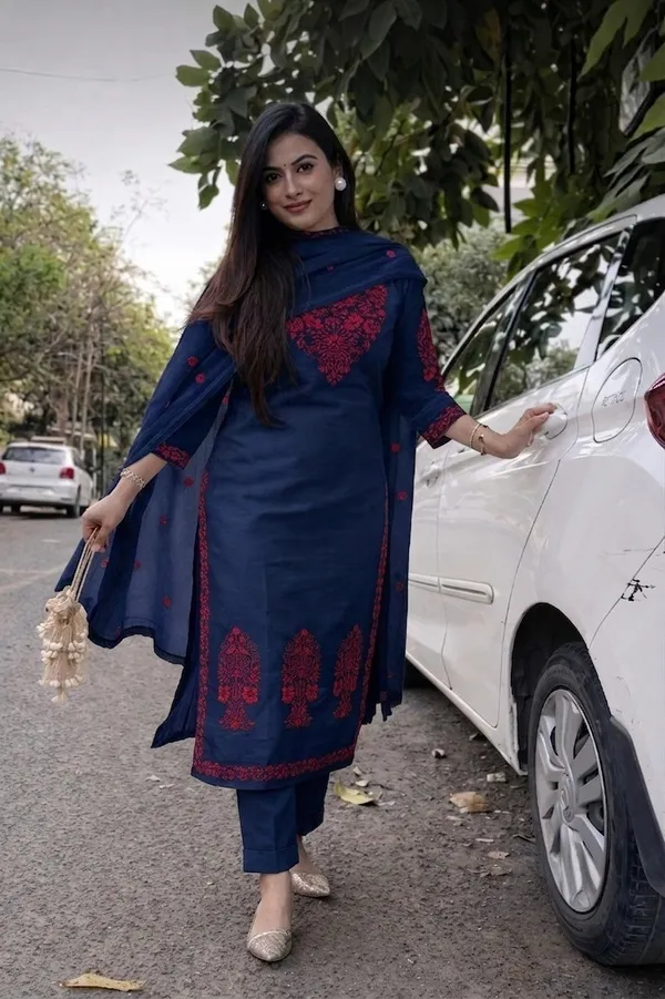 Women's_Navy_Blue_Embroidered_Kurta_Pant_Dupatta_Set