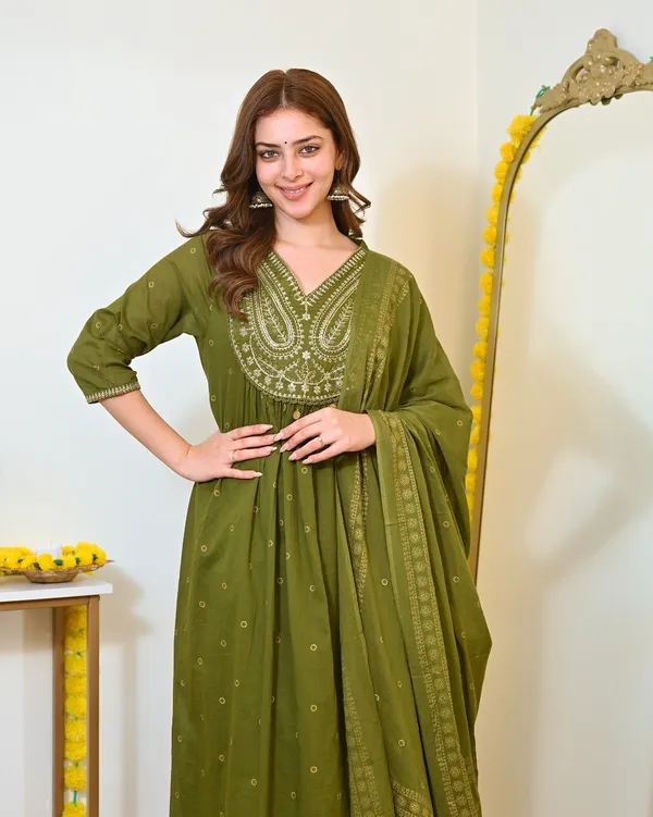 Women's_Olive_Green_Embroidered_Kurta_Pant_&_Dupatta_Set