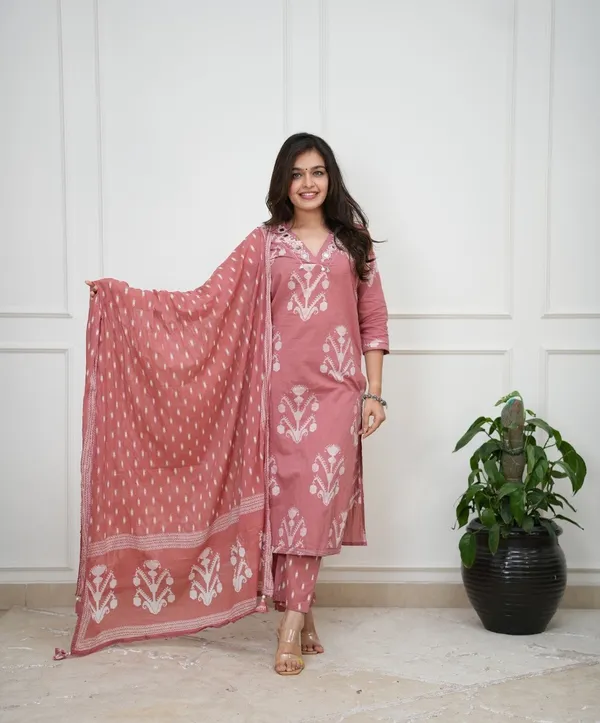 Women's_Pink_Printed_Kurta_Pant_Dupatta_Set