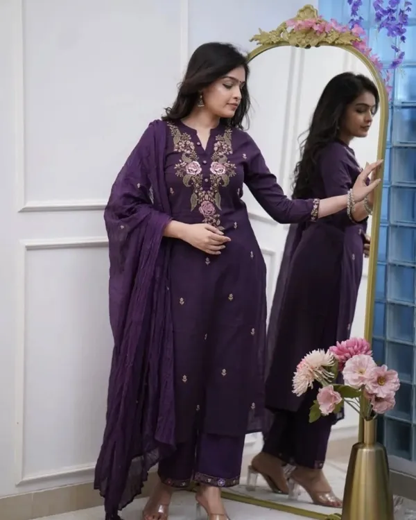 Women's_Premium_Purple_Floral_Embroidered_Kurta_Pant_&_Dupatta_Set