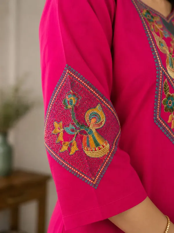 Women's_Rani_Pink_Embroidered_Kurti_Palazzo_Set