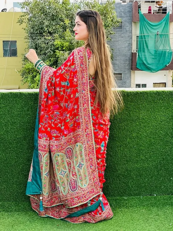 Women’s_Red_Floral_Printed_Designer_Saree_with_Traditional_Border