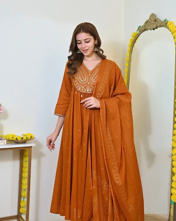 Women's_Rust_Orange_Embroidered_Kurta_Pant_&_Dupatta_Set