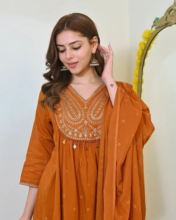 Women's_Rust_Orange_Embroidered_Kurta_Pant_&_Dupatta_Set
