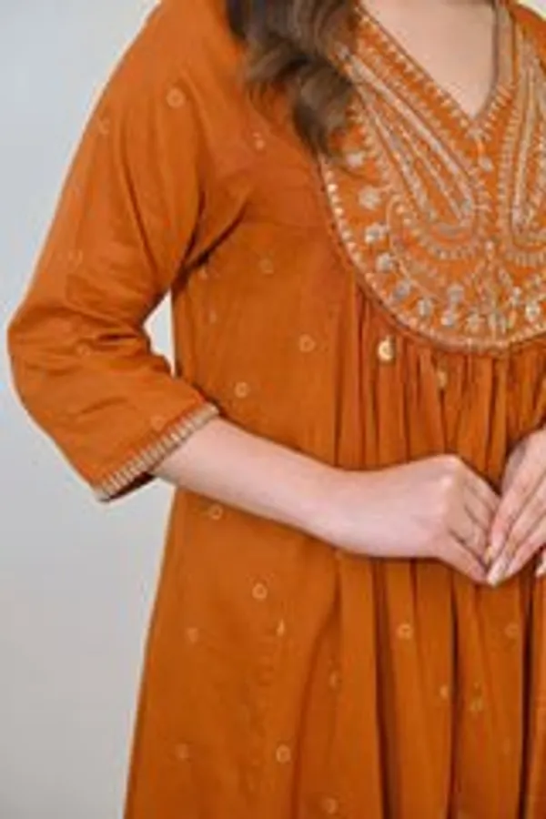 Women's_Rust_Orange_Embroidered_Kurta_Pant_&_Dupatta_Set