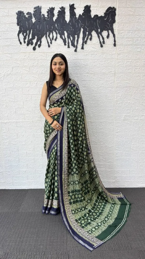 Women's_Traditional_Printed_Saree