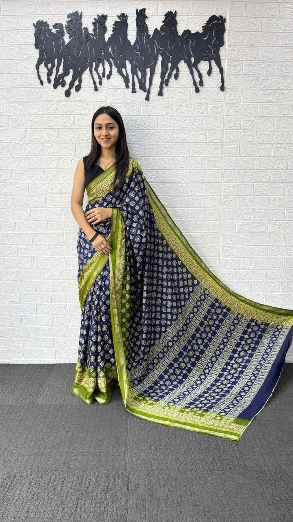 Women's_Traditional_Printed_Saree