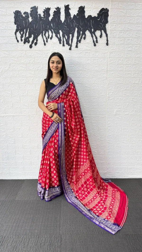 Women's_Traditional_Printed_Saree