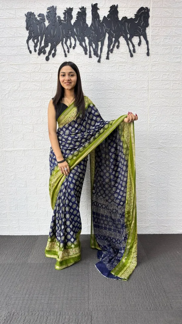 Women's_Traditional_Printed_Saree