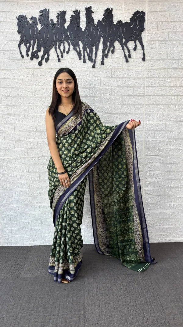 Women's_Traditional_Printed_Saree