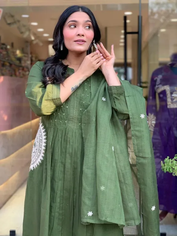 Green_Embroidered_Kurti_Set_With_Dupatta
