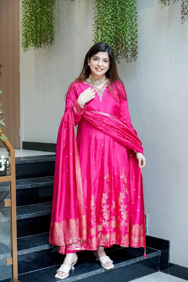 Womens_Ethnic_Pink_Anarkali_Suit_With_Gold_Embroidery_Festive_Wear
