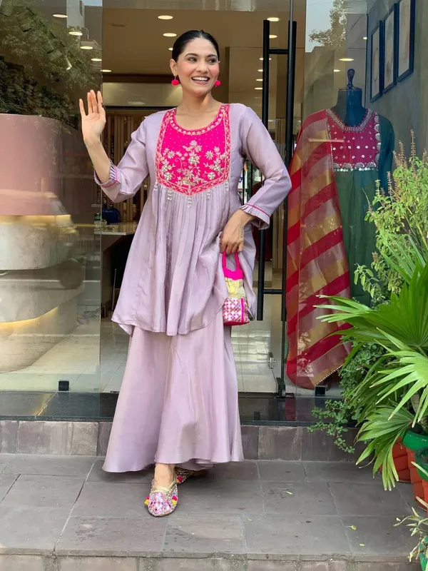 Lavender_And_Pink_Embroidered_Anarkali_Suit_Set_With_Potli_Bag