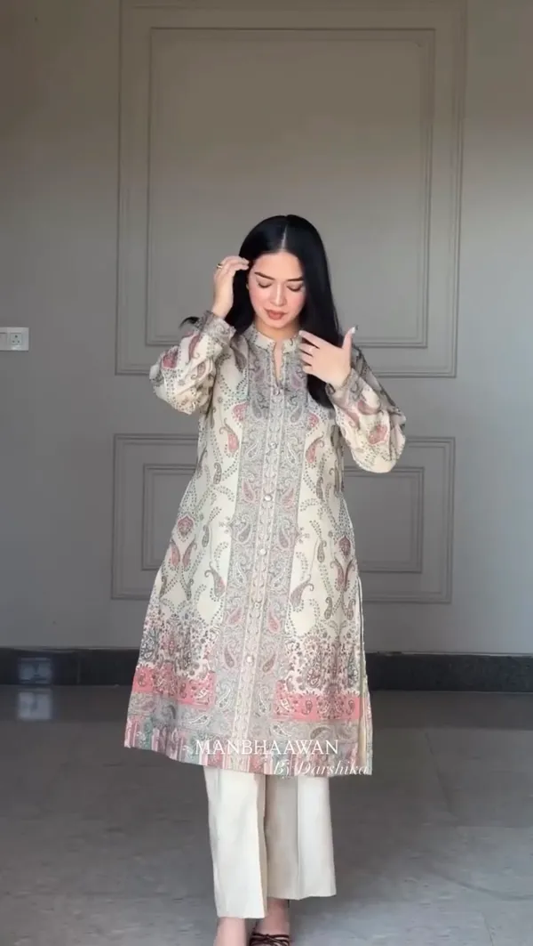 Elegant_Embroidered_Pakistani_Suit_Set_With_Dupatta_Manbhaawan_By_Darshika_Collection