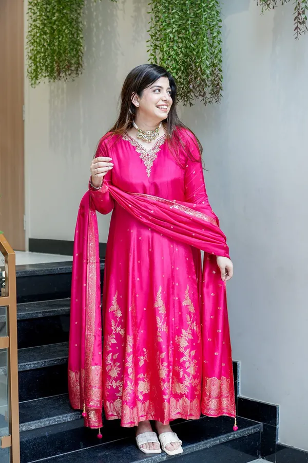 Womens_Ethnic_Pink_Anarkali_Suit_With_Gold_Embroidery_Festive_Wear