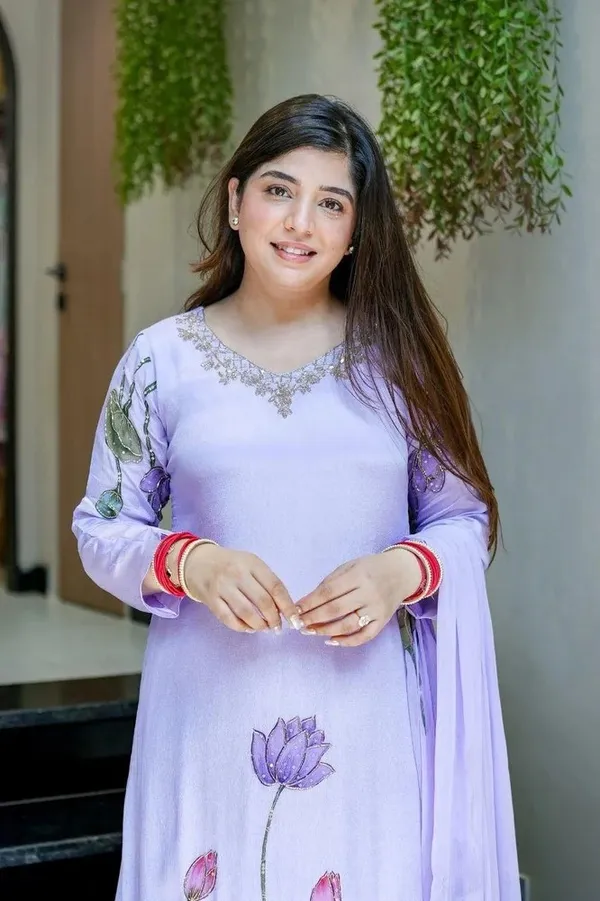 Lavender_Floral_Embroidered_Anarkali_Kurta_Set_With_Dupatta