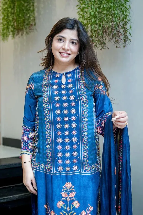 Womens_Blue_Embroidered_Ethnic_Suit_Set_With_Dupatta