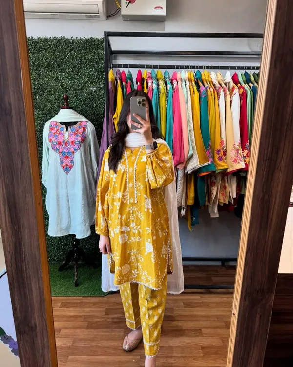 Yellow_Floral_Printed_Ethnic_Coord_Set_With_Lace_Detailing