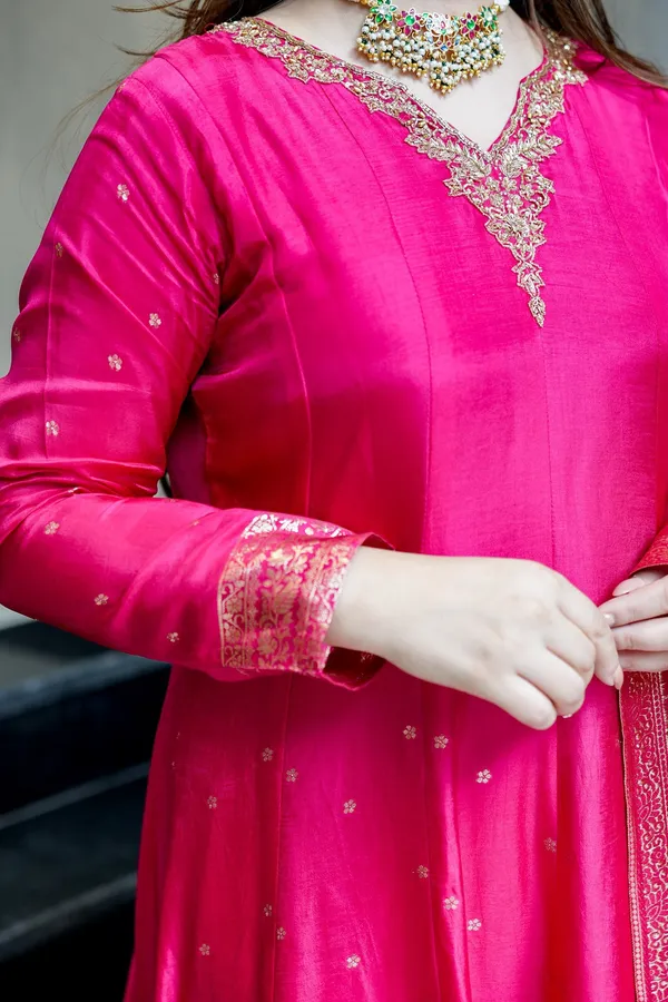 Womens_Ethnic_Pink_Anarkali_Suit_With_Gold_Embroidery_Festive_Wear