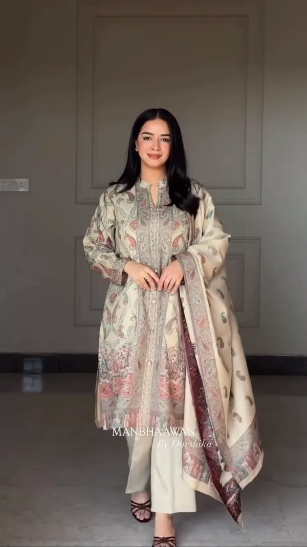 Elegant_Embroidered_Pakistani_Suit_Set_With_Dupatta_Manbhaawan_By_Darshika_Collection
