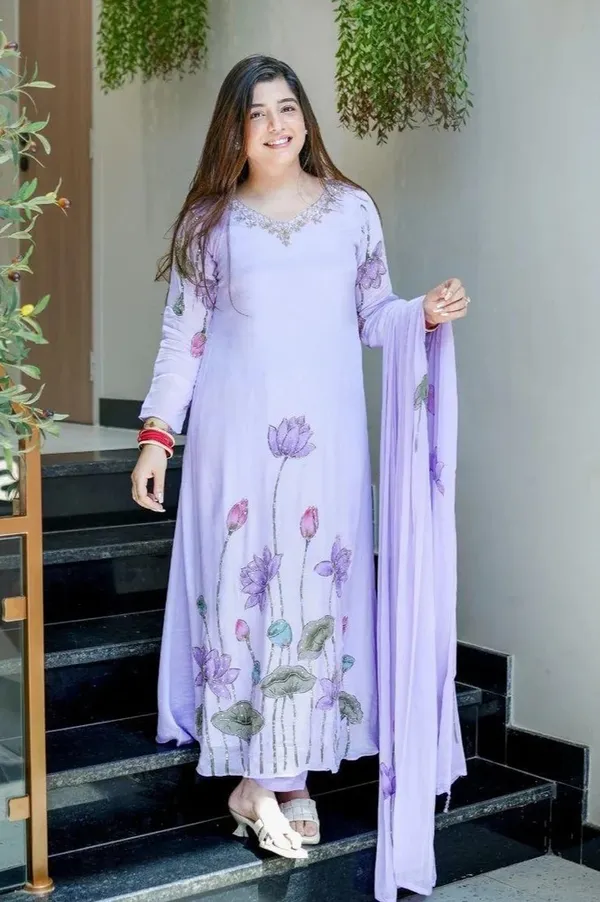 Lavender_Floral_Embroidered_Anarkali_Kurta_Set_With_Dupatta