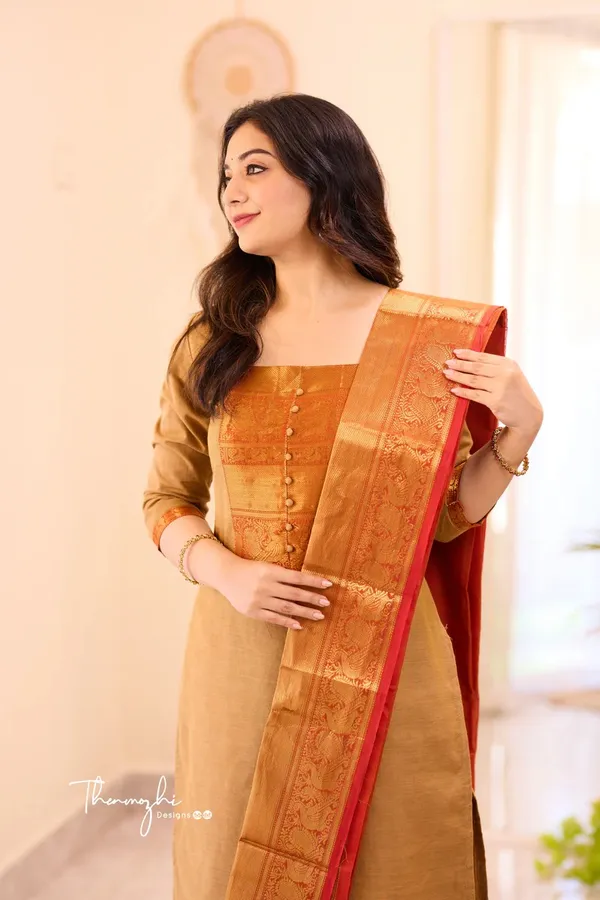 Beige_And_Mustard_Ethnic_Kurta_Set_With_Dupatta