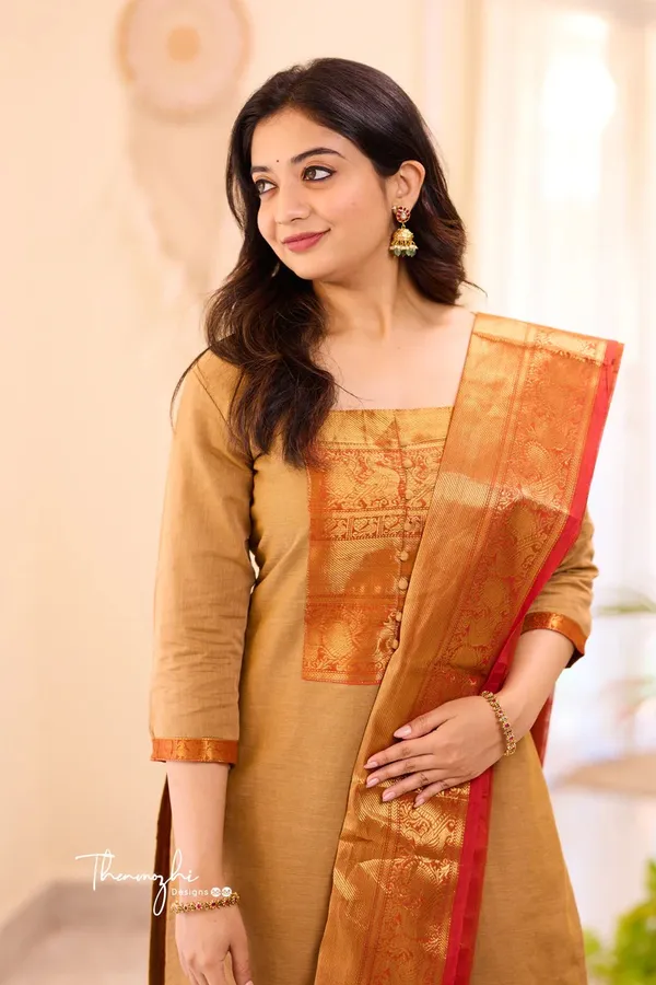 Beige_And_Mustard_Ethnic_Kurta_Set_With_Dupatta