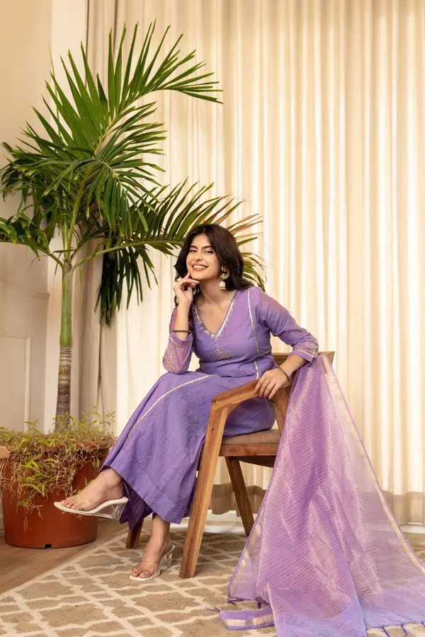 Purple_Chanderi_Silk_Kurta_Set_With_Embroidered_Details_And_Dupatta