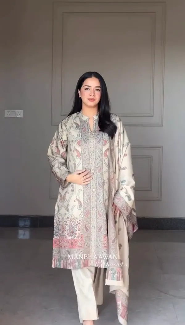 Elegant_Embroidered_Pakistani_Suit_Set_With_Dupatta_Manbhaawan_By_Darshika_Collection
