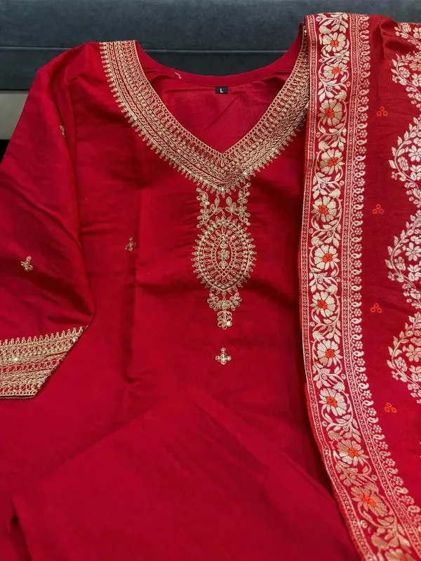 Red_Ethnic_Kurta_Set_With_Golden_Embroidery_And_Yellow_Dupatta
