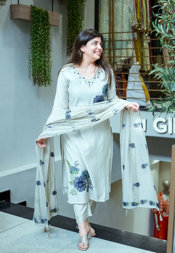 New_trnding_kurta_pant_set