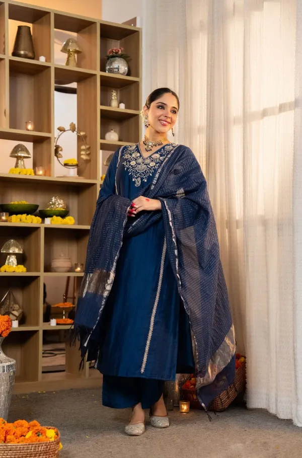 Navy_Blue_Embroidered_Kurta_Set_With_Dupatta_For_Women