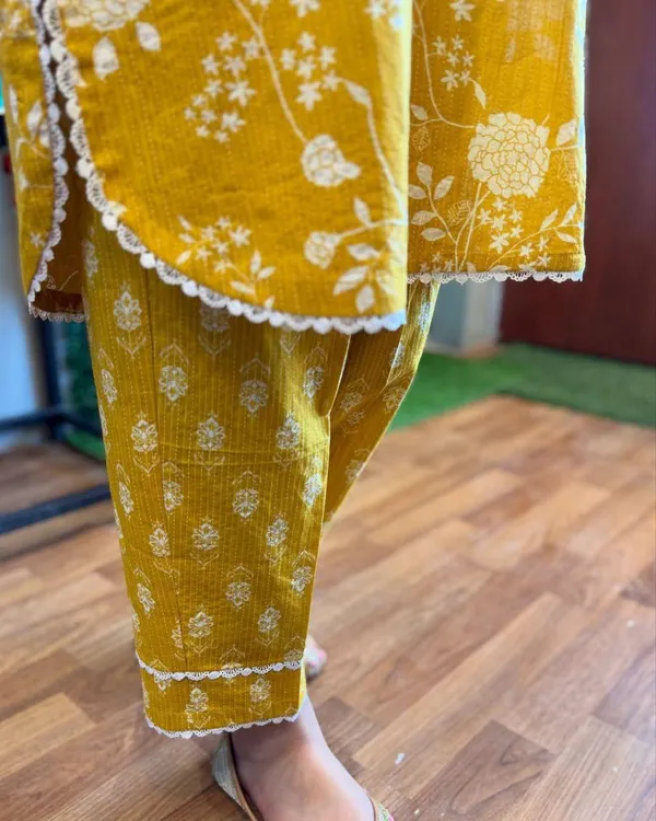 Yellow_Floral_Printed_Ethnic_Coord_Set_With_Lace_Detailing