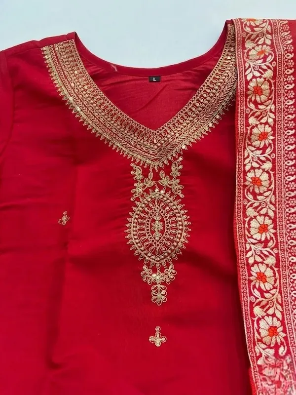 Red_Ethnic_Kurta_Set_With_Golden_Embroidery_And_Yellow_Dupatta