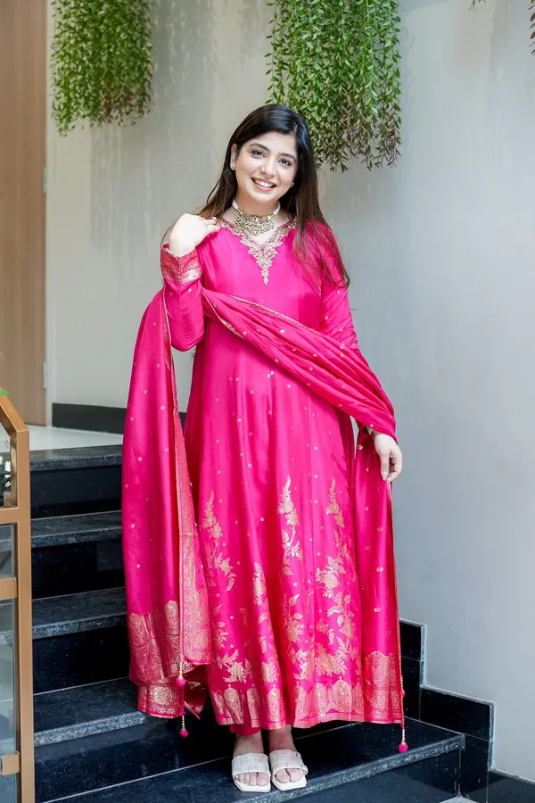 Womens_Ethnic_Pink_Anarkali_Suit_With_Gold_Embroidery_Festive_Wear