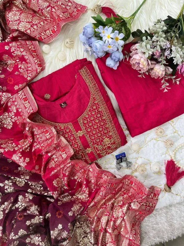 Pink_Banarasi_Anarkali_Suit_Set_With_Embroidered_Dupatta