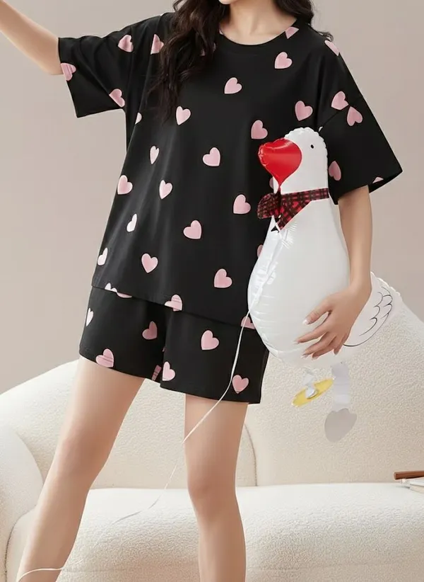 Womens_Black_Heart_Print_Sleepwear_Set_With_Duck_Graphic