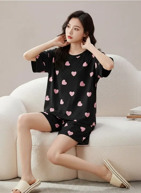 Womens_Black_Heart_Print_Sleepwear_Set_With_Duck_Graphic