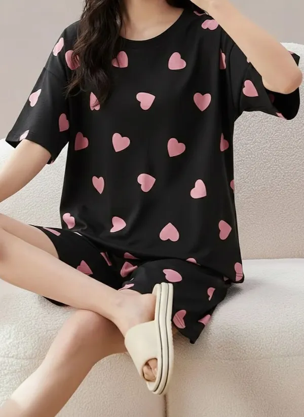 Womens_Black_Heart_Print_Sleepwear_Set_With_Duck_Graphic