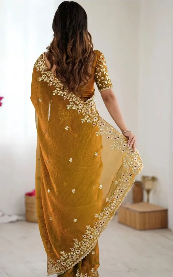 Trendiing_Gold_Colour✨_Premium_Soft_Chiffon_Silk_Saree_✨