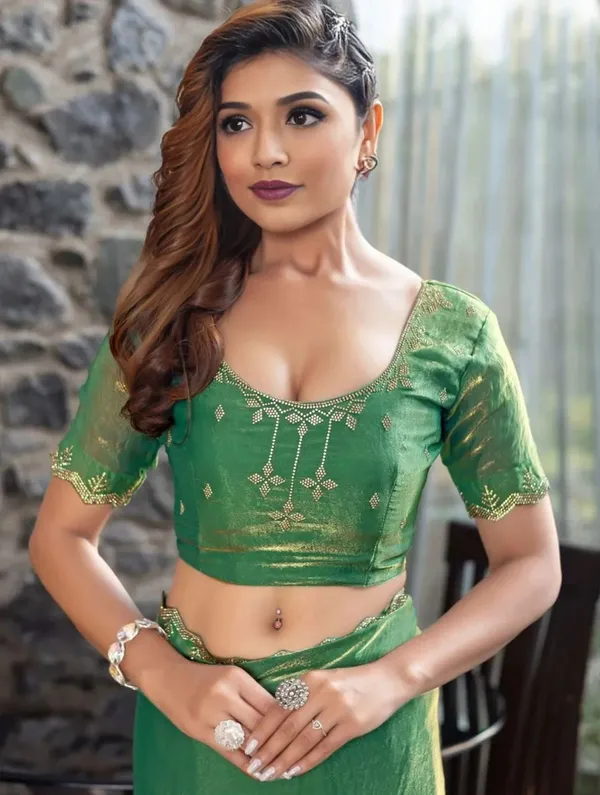 Women’s_Premium_Designer_Saree_with_Blouse_Piece